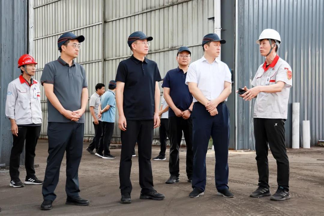 市委常委、副市長(zhǎng)、翼城縣委書記王淵到華翔（翼城）新材料科技園現(xiàn)場(chǎng)辦公