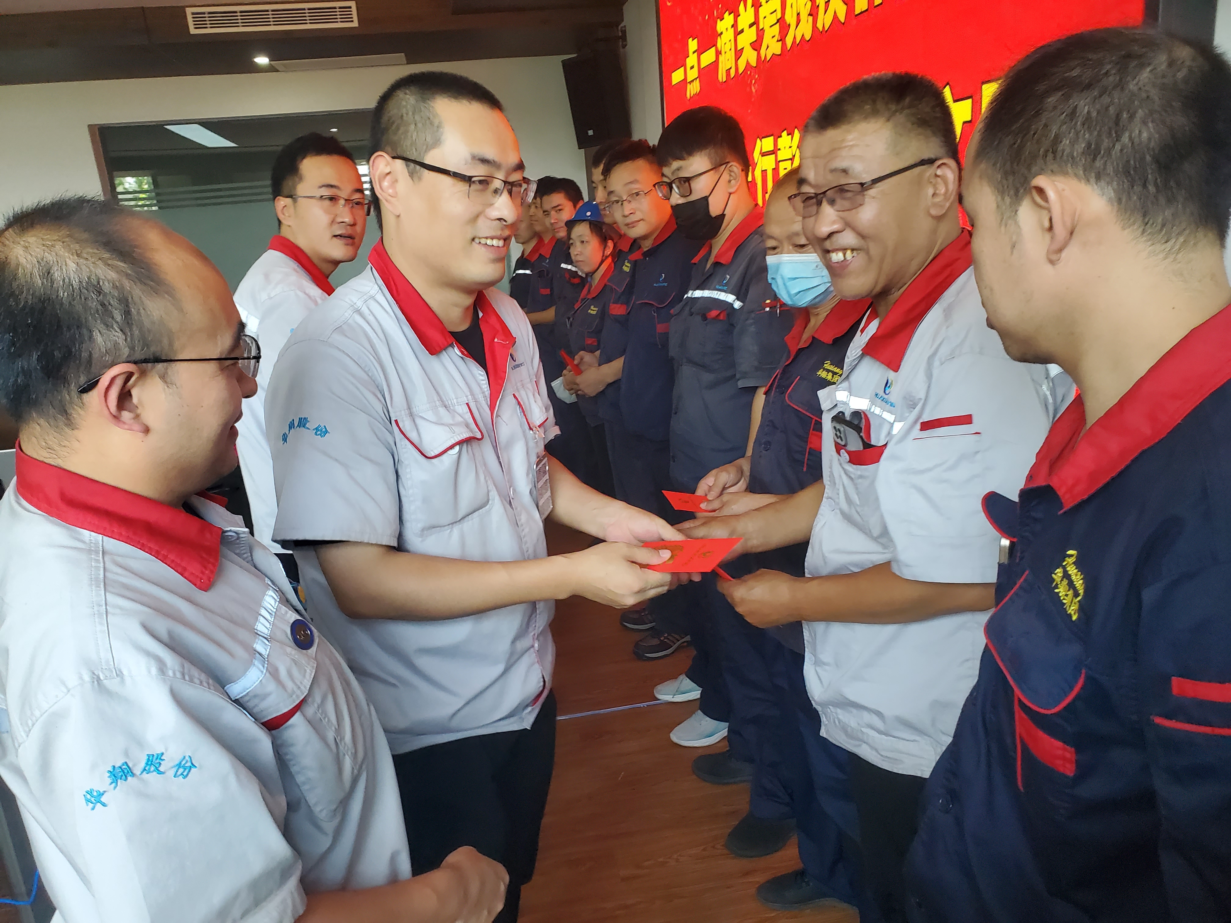 “扶殘助殘有你有我”，華翔很暖心！